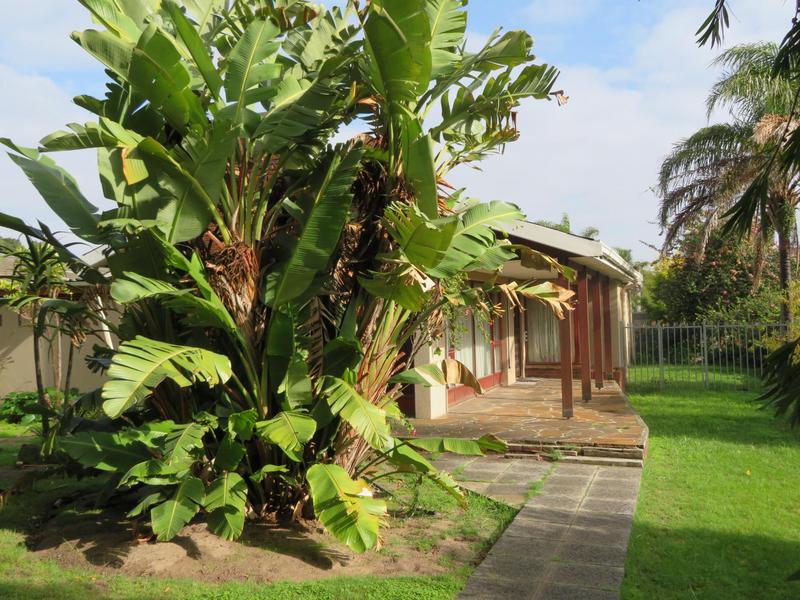 To Let 5 Bedroom Property for Rent in Mikro Park Western Cape
